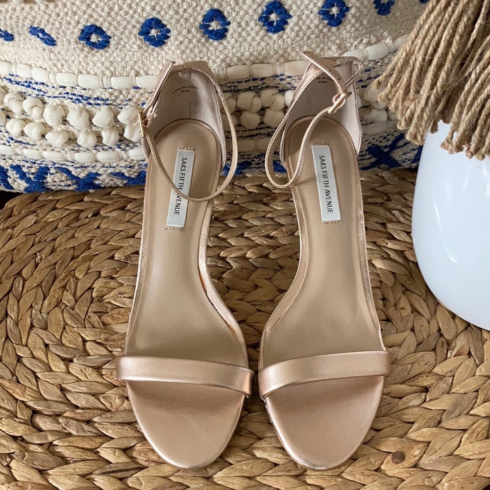 NEW never worn Saks Fifth Avenue Maris rose ankle strap heels.